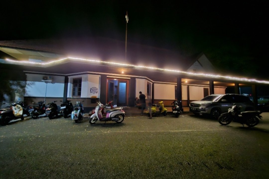 Eros Caffe & Karaoke